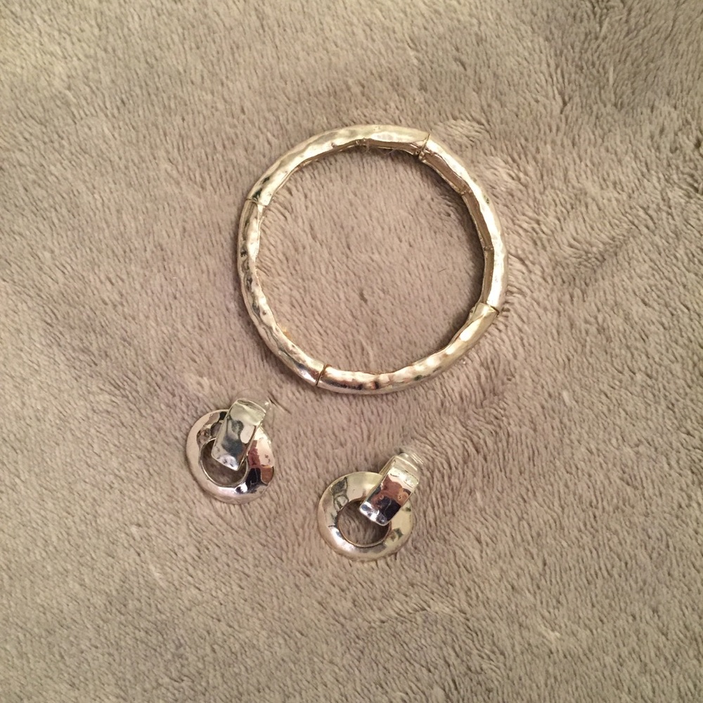Silver tone earring and bracelet bundle